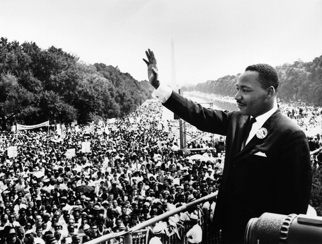 [[File:Martin Luther King Jr. addresses a crowd from the steps of the Lincoln Memorial, USMC-09611.jpg|Martin_Luther_King_Jr._addresses_a_crowd_from_the_steps_of_the_Lincoln_Memorial,_USMC-09611]]